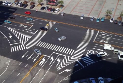 高质量的道路标线主要体现在几个方面